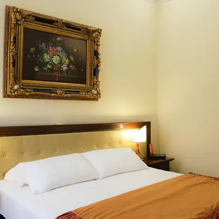 Kelina Charme Hotel By Cantine Due Palme 4*