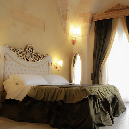 Kelina Charme Hotel By Cantine Due Palme