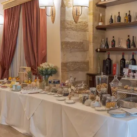 Kelina Charme Hotel By Cantine Due Palme